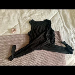 Lululemon crop wrap around workout tank.